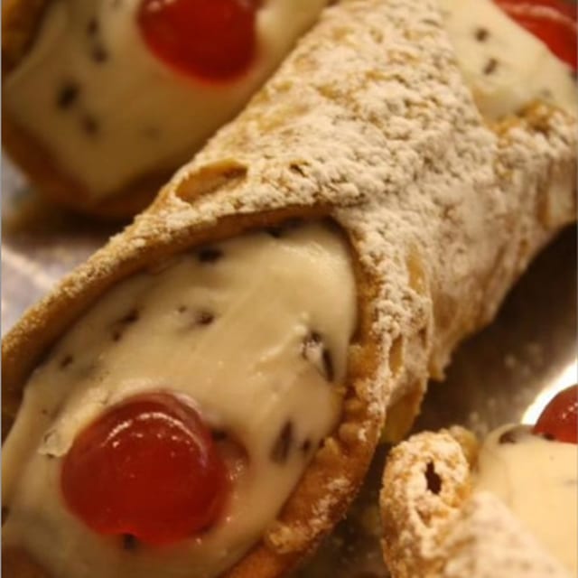 Cannoli.